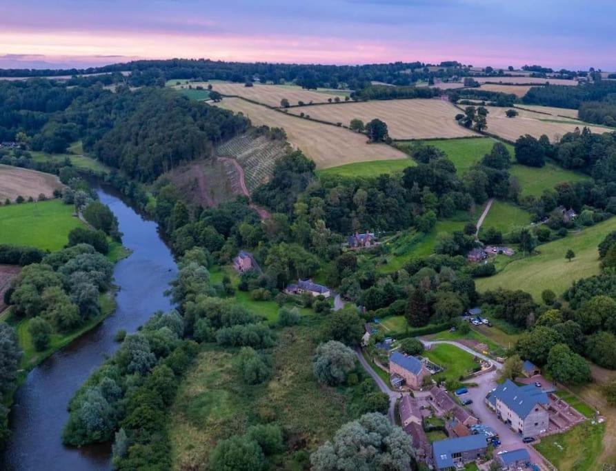 Cosy Cottage On Banks Of River Wye Foy Esterno foto